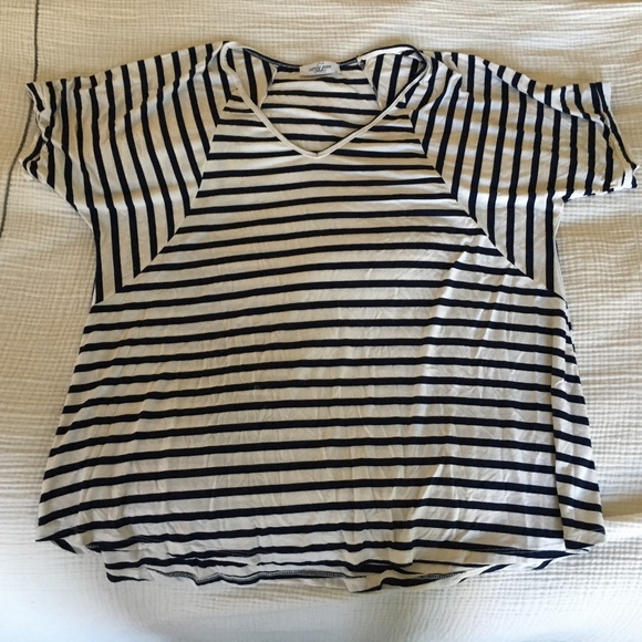 Carly Jean Los Angeles Tops - Carly Jean Los Angeles boyfriend T